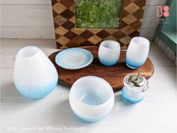 かわいいガラスの仏具セット　Bee-S　水色　赤ちゃんの仏具　お皿　供物台