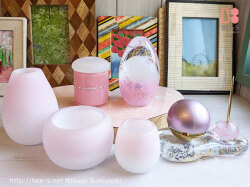 ピンクの仏具セット　かわいい　おしゃれ　ガラス　赤ちゃん　子ども用　手元供養　仏具小物　位牌　骨つぼ　オーダー