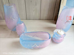 ピンクと水色のかわいいガラス仏具セットYU、横置き香炉に変更、オーダー仏具