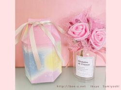 虹色の骨壺カバー　赤ちゃんの火葬、赤ちゃんの水子供養品として