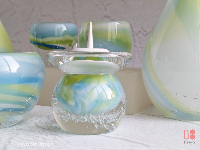 透明感のある水色と黄緑のマーブルガラス灯立 子ども用仏具 AOBA（あおば）
