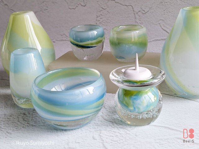 小さな手にもやさしい水色と黄緑のマーブルガラス湯呑 子ども用仏具 AOBA（あおば）