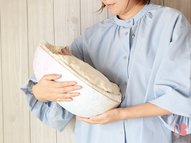 かわいい棺　赤ちゃん棺　死産　流産　こども棺　火葬　抱っこできる　まゆのゆりかご