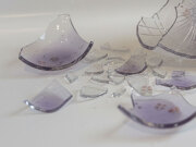 ガラス仏具が破損したときは、修理、または新しく制作ができます