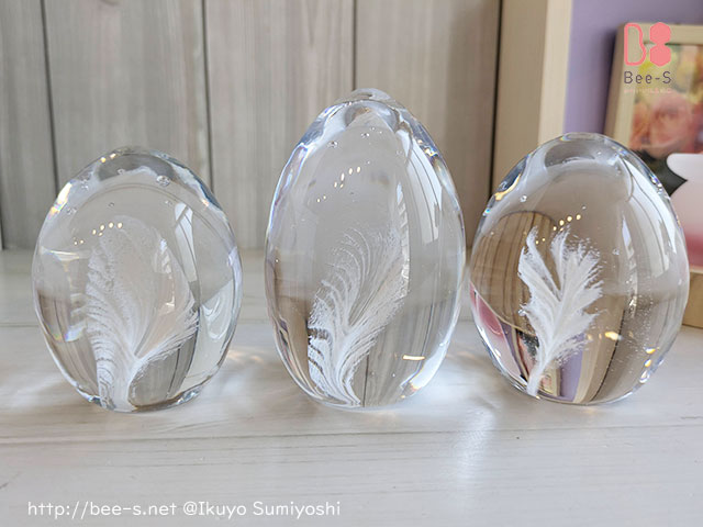 たまご型　位牌　赤ちゃん　おしゃれ　かわいい　ガラス　かわいい仏壇　新しい供養　羽根つき　胎児　子どもう用